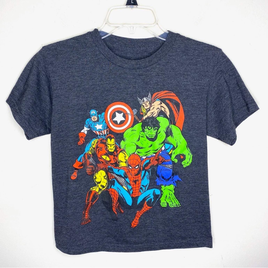 < Marvel Character Tee >
